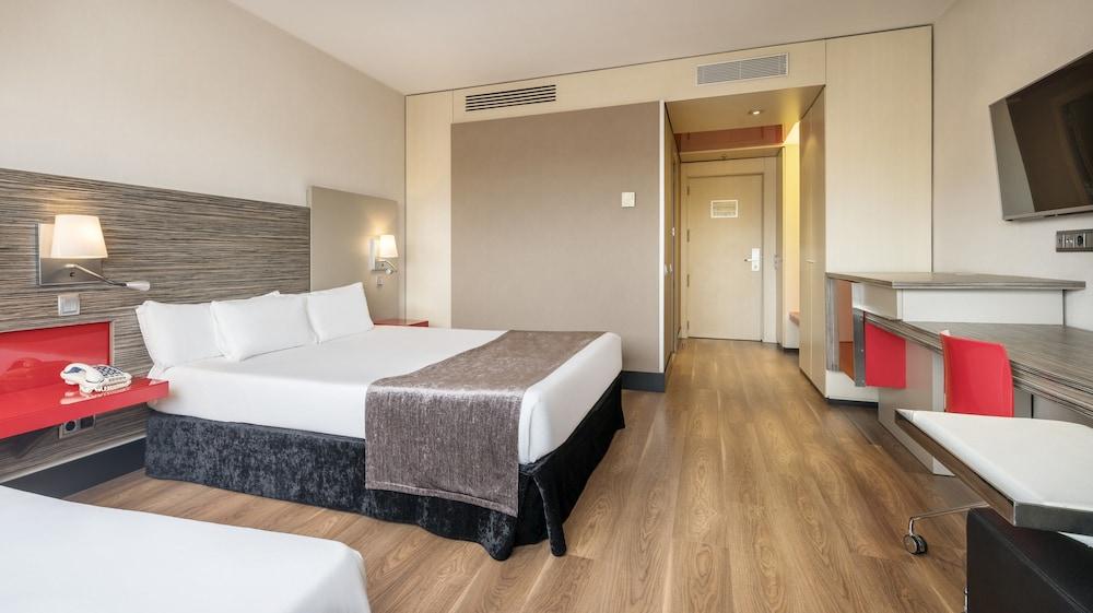 Ilunion Barcelona Hotel Exterior photo